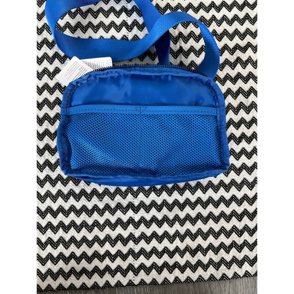 NWT Wild Bluebell lululemon Everywhere Belt Bag EBB (1L) - Picture 13 of 16